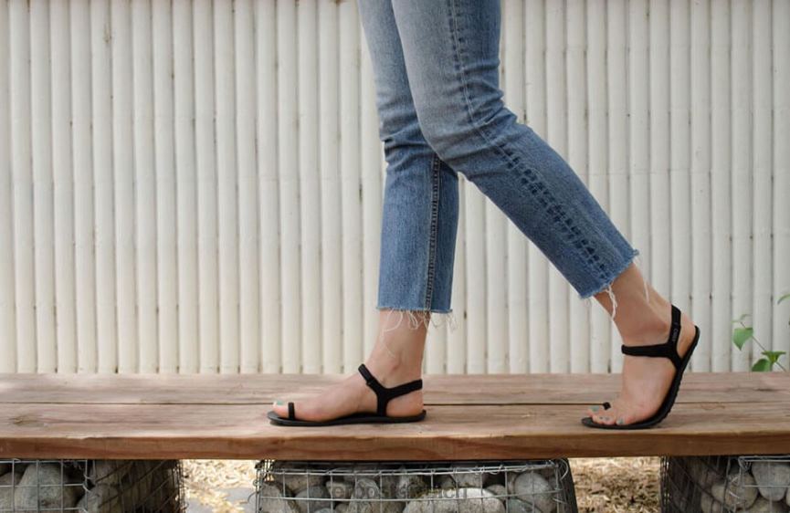 Schwarz Xero Shoes Jessie – Freizeitsandale für Damen J2Z24281